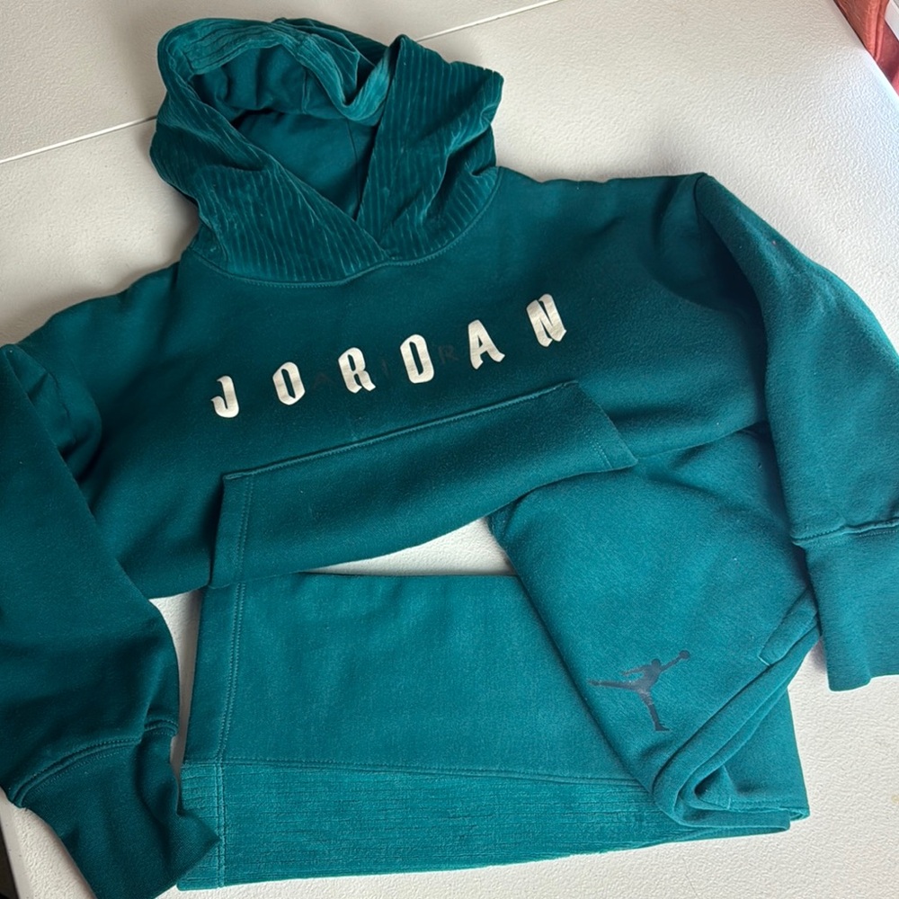🌹Jordan Hoodie and Joggers Set🌹